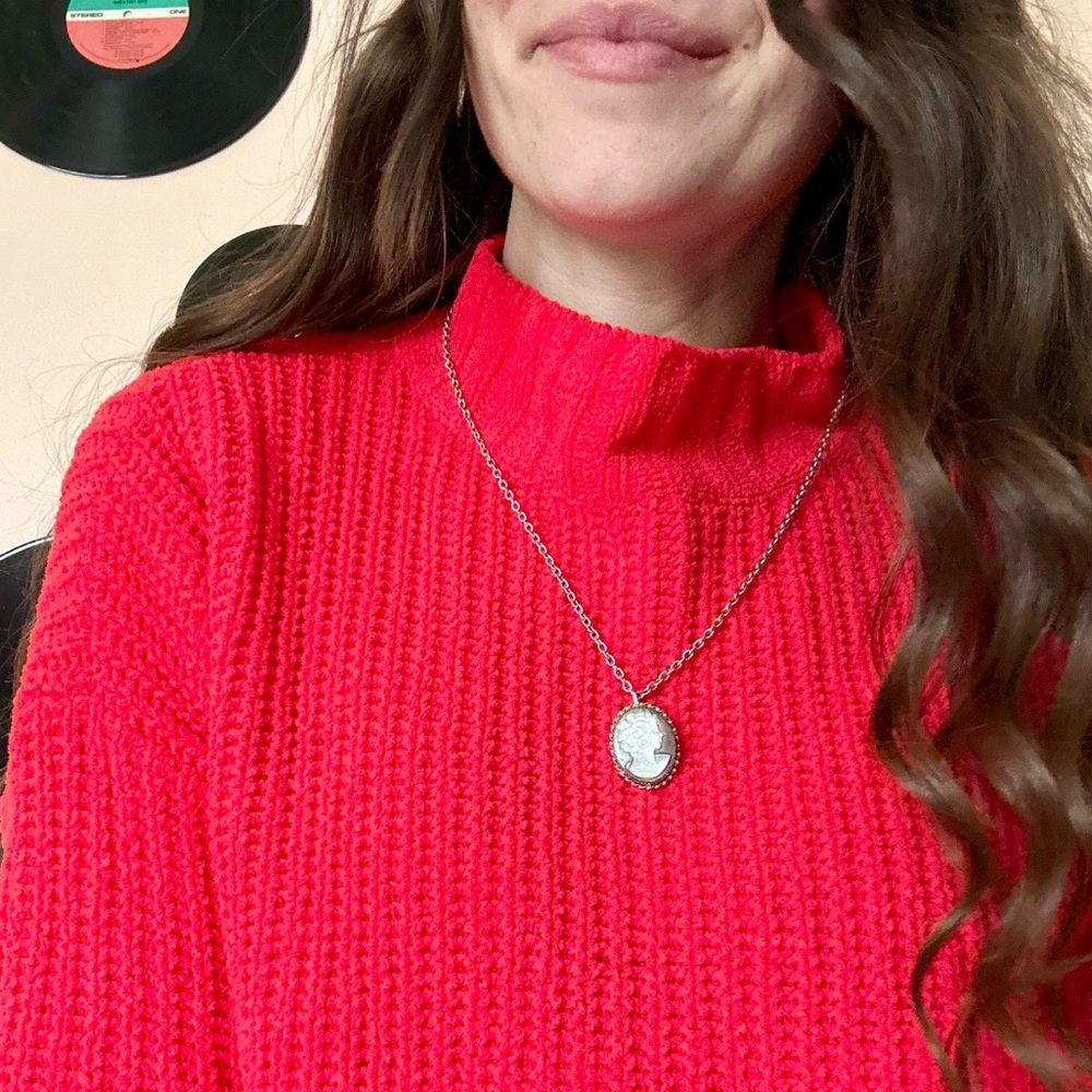 VTG Lady Necklace